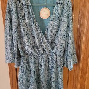 NWT Women's (shorts) romper, size LargeIi...Izzy & Lola